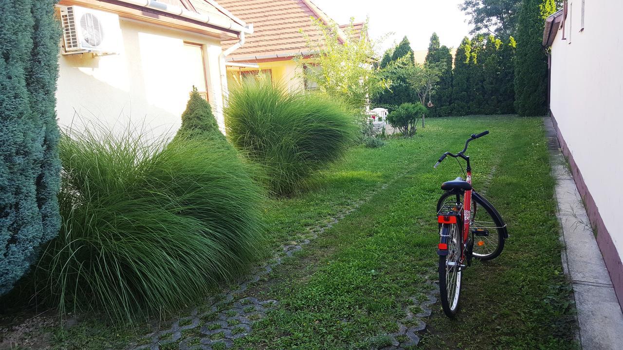 Illaberek apartmanok Hajdúszoboszló Esterno foto