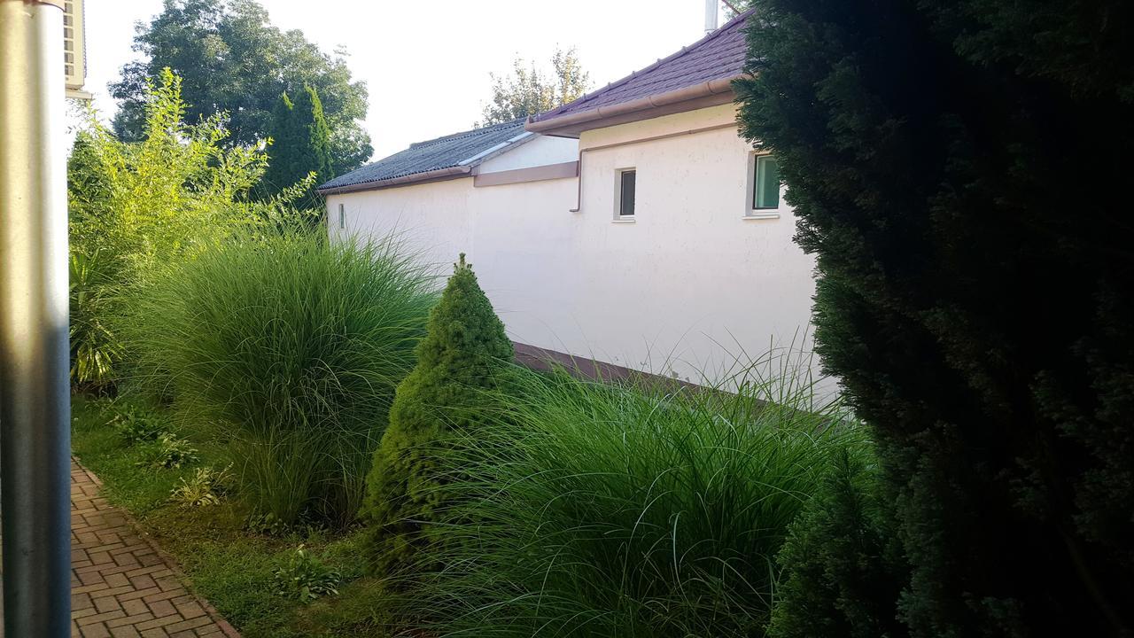 Illaberek apartmanok Hajdúszoboszló Esterno foto